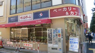 南阿佐ヶ谷駅横にあるイートインコーナーもあるパン屋さん