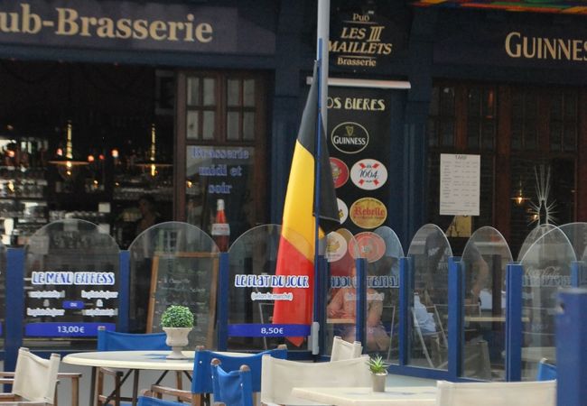 大聖堂が見えるレストラン