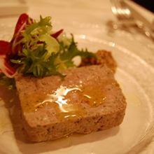 前菜　美濃けんとん豚のテリーヌ