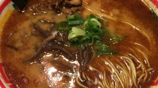 濃厚な豚骨ラーメンなら じゃんがら！