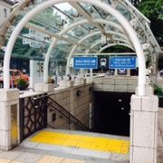 まるでベイスターズの駅