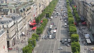 7月23日　コンコルド広場寄りの車道側は、ツール・ド・フランスのゴールの準備中
