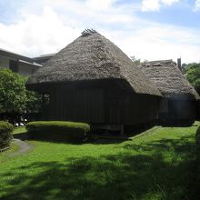 「二つ家」は、鹿児島の伝統的民家です