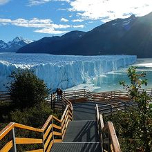 いろいろな角度から、ペリト・モレノ氷河の景観を楽しみましょう