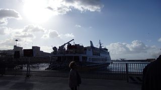 カプリ島へ。揺れます