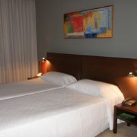 広々としたベッドルーム