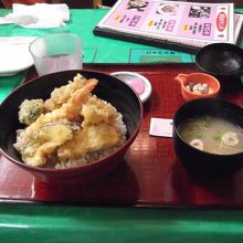 ランチの天婦羅丼