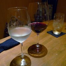 グラスのワインや日本酒は量が少ない！