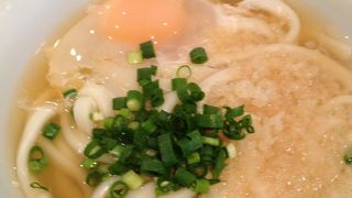 フェリーの中で立ち食いうどん
