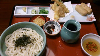 本格的で美味しいおうどんです。