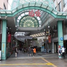 道後温泉駅から望む