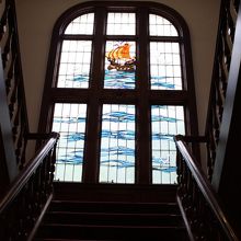 内部のステンドグラス