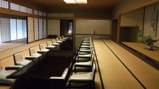 東西に迎賓館が・・・