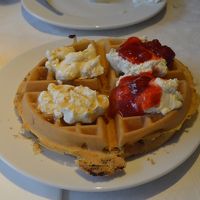 朝食のワッフル！