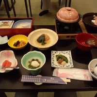 朝食。玉子は焼いてもOK。シソ巻き以外は美味しかった！