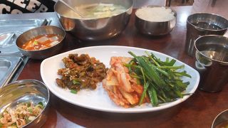 いつ来ても美味しい「干しタラのスープ」。初めて昼食で来ました。