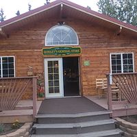 早朝から軽食を売っている売店が　宿泊棟の近くにも！