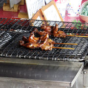 スズメ・ウズラの丸焼きも。