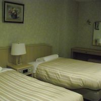 ２ベッドの洋室