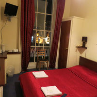 ダブルベッドの部屋