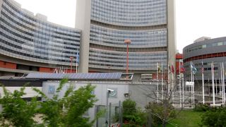 原子力関係の国際ニュースで見る建物