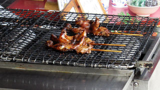 スズメ・ウズラの丸焼きも。