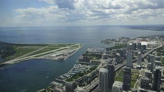 元気な街と心安らぐ、水辺。