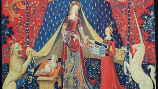 黒川紀章設計の斬新な美術館