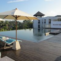 屋上にあるプールで眺望抜群