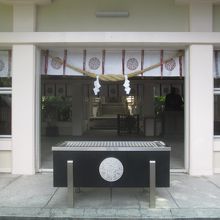 こちらが「拝殿」です