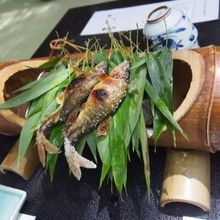 鮎の塩焼きは、塩が効きすぎでした…