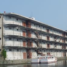 昭和製器北海製罐倉庫。レトロなコンクリートのビル