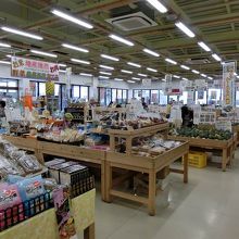 地元の人もたくさん来ています。