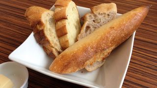 パンは食べ放題