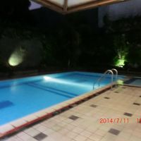 小さいですが、プールとジムがあります。