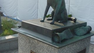 パンフレットをゲット。お土産も落ち着いて見られる。