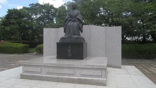 真新しい碑でした