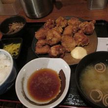 とり唐揚げ定食（12個)を注文です
