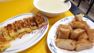 台湾の朝は朝食屋さんで