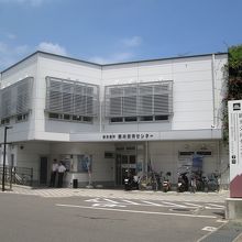 こちら駐車場側ではカゴシマシティビューの運転手さんが休憩中