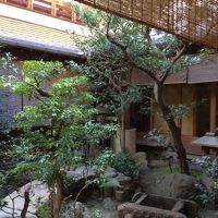 よく手入れが行き届いた中庭