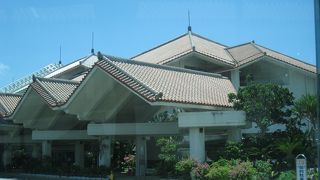 島の空港としては比較的大きい方でしょうか。