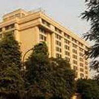 外観です。町から離れていて、緑などが多い場所にあります。