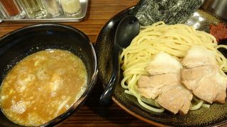 元都知事の名前です。