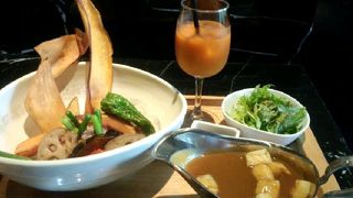 『畑の伝道師』渡邉明シェフの、野菜自慢の和食店。　