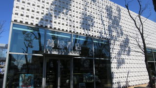 本屋以上の付加価値のある本屋さん