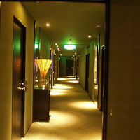 部屋に戻れなくなった廊下