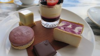 スイーツ界のピカソ、ピエール・エルメのお店