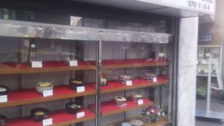 JR代々木駅目の前で便利です。