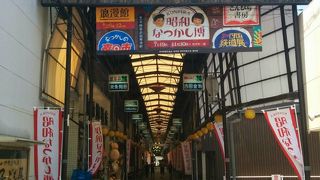 こんぴらさんのレトロな新町商店街道
